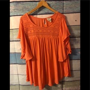 Size 2X flowy top